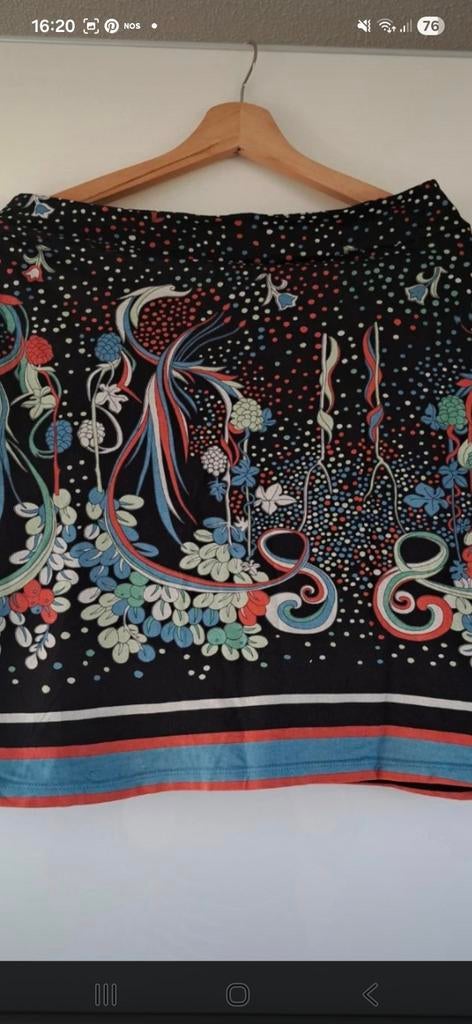 Merk King Louie: Zwarte rok met kleurrijke bloemenprint, Kleding | Dames, Maat 38/40 (M), Zwart, Ophalen of Verzenden, King Louie