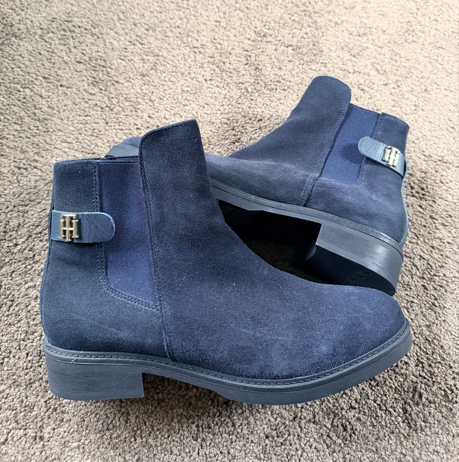 Nieuwe Tommy Hilfiger blauwe suède instaplaarsjes - maat 39, Kleding | Dames, Schoenen, Blauw, Lage of Enkellaarzen, Nieuw, Ophalen of Verzenden