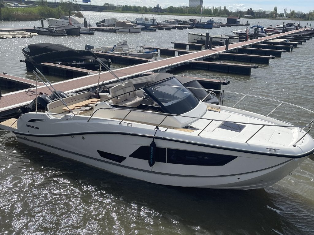 Quicksilver Activ 875 Sundeck 2× Mercury 225PK V6, 70 pk of meer, 9 m, Zo goed als nieuw, 450 pk