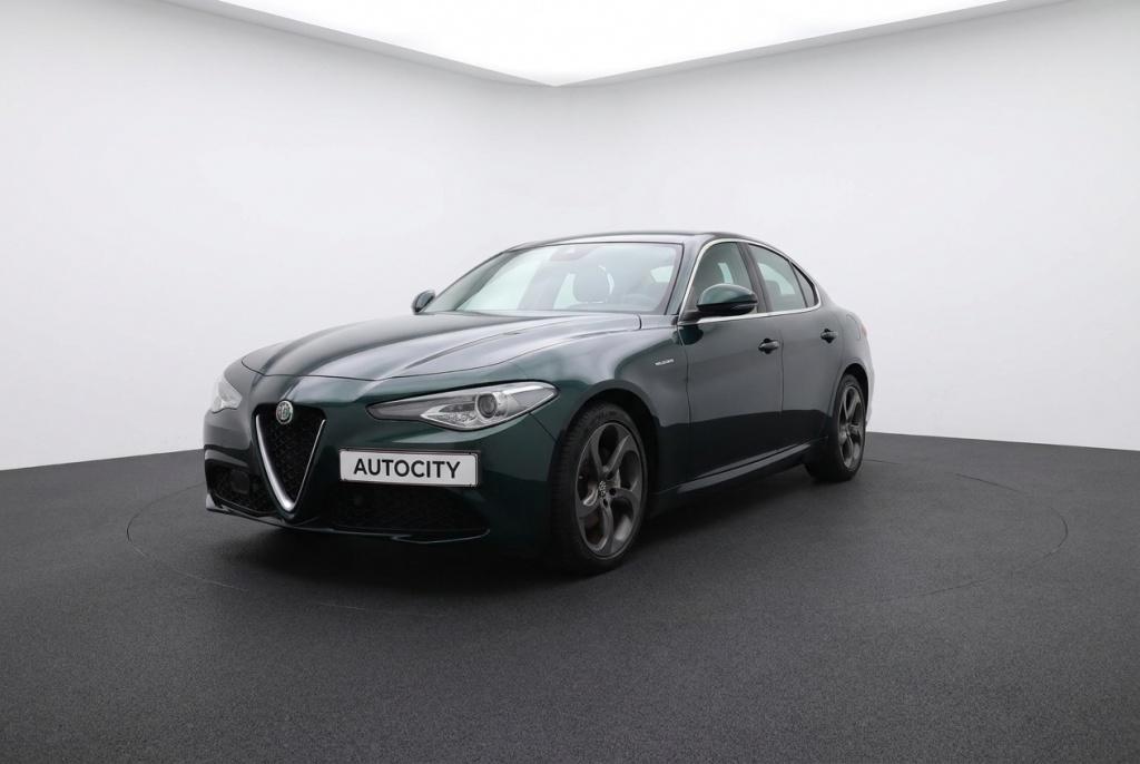 Alfa Romeo Giulia 2.0 Super 200PK Leder l Carplay l Camera l, Auto's, Alfa Romeo, Automaat, Euro 6, Elektronische parkeerrem, 14 km/l