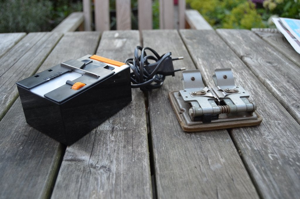 2 Apparaatjes voor foto/film bewerking, Verzamelen, Fotografica en Filmapparatuur, Ophalen of Verzenden, 1960 tot 1980, Overige typen