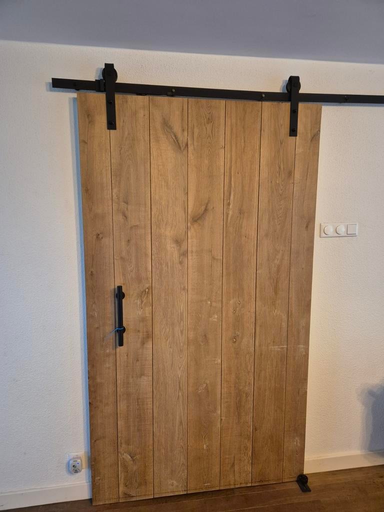 2 schuifdeur / barndeur van hout met zwart beslag, Doe-het-zelf en Verbouw, Ophalen, 80 tot 100 cm, 215 cm of meer, Binnendeur