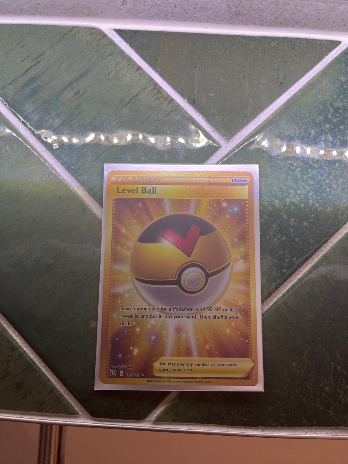 Pokémon TCG Level Ball Gold Secret Rare Trainer Kaart, Ophalen of Verzenden, Zo goed als nieuw, Losse kaart