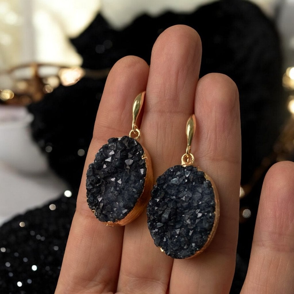 Zwarte set oorbellen met ring natuurlijke steen verguld 14k, Overige materialen, Zwart, Nieuw, Ophalen of Verzenden