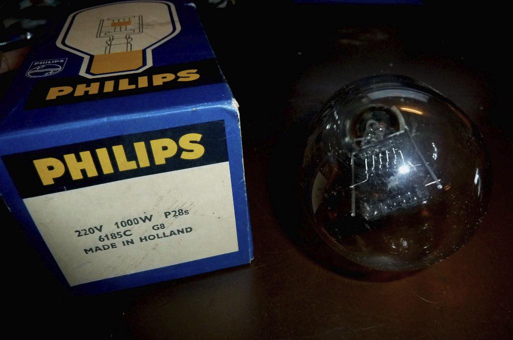 16mm film projector lamp Philips - G8 - 220V 1000W P28s, Ophalen of Verzenden, 16mm film