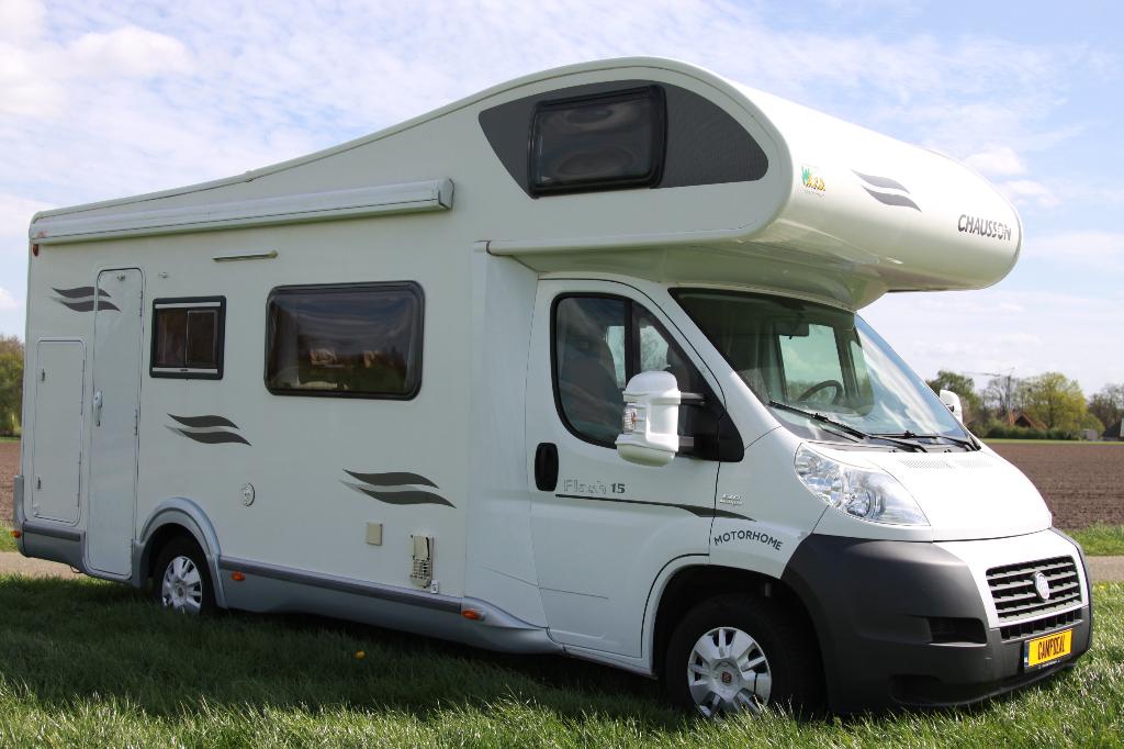Chausson Flash 15 Airco Stapelbed Zonnepaneel, Alkoof, Ringverwarming, Fiat, Koelkast