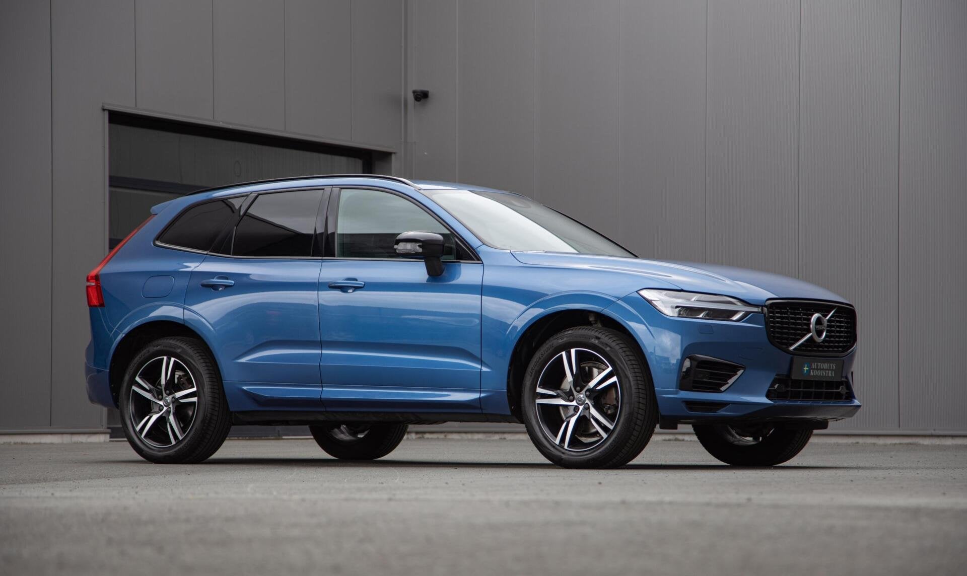 Volvo XC60 T6 Plug-in hybrid AWD R-Design Panorama|H/K Audio, Automaat, Dealer onderhouden, Gebruikt, Zwart