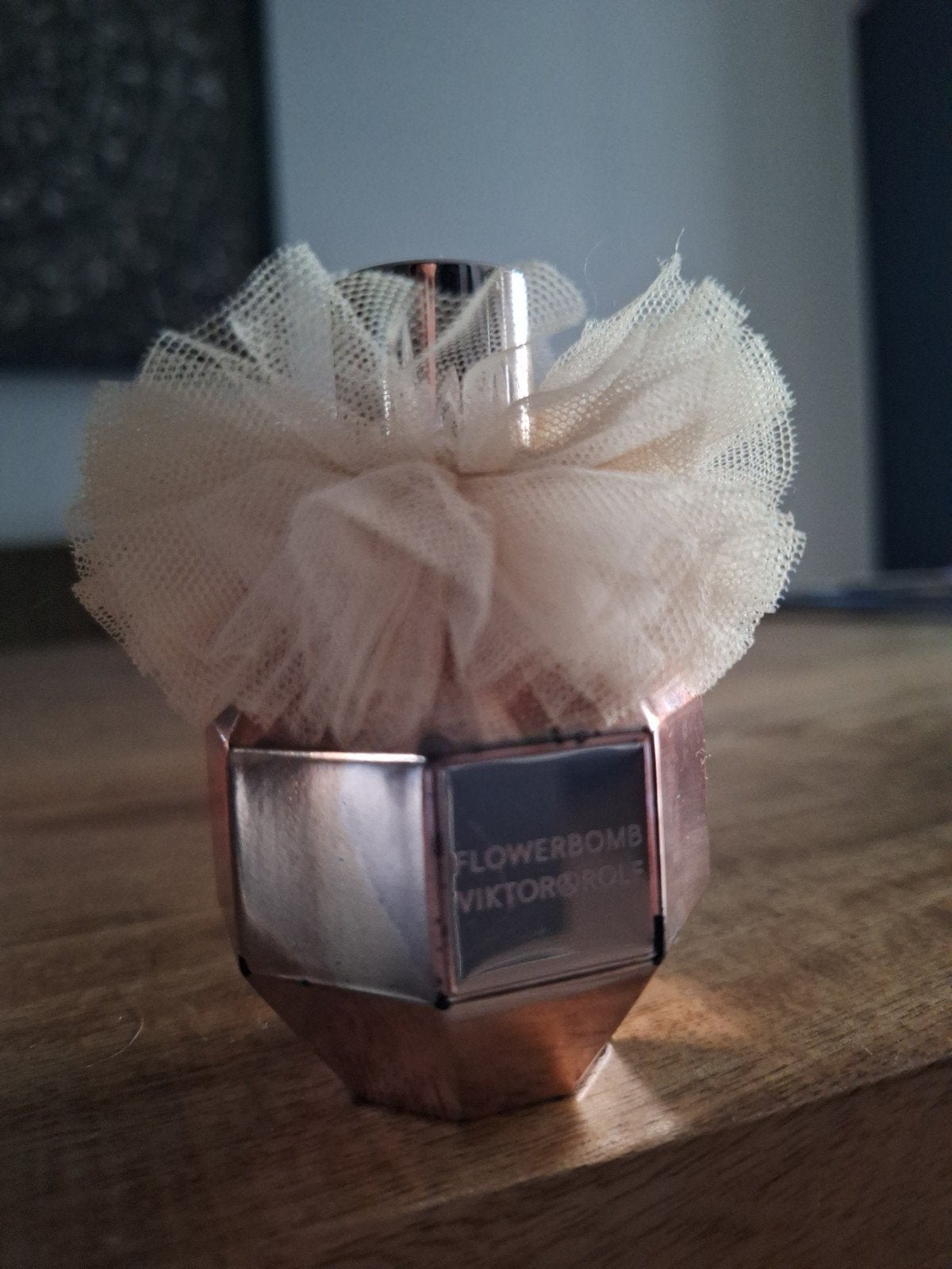 Flowerbomb Tulle Limited Edition 2011 50ml EDT (Lege flacon), Ophalen of Verzenden, Gebruikt