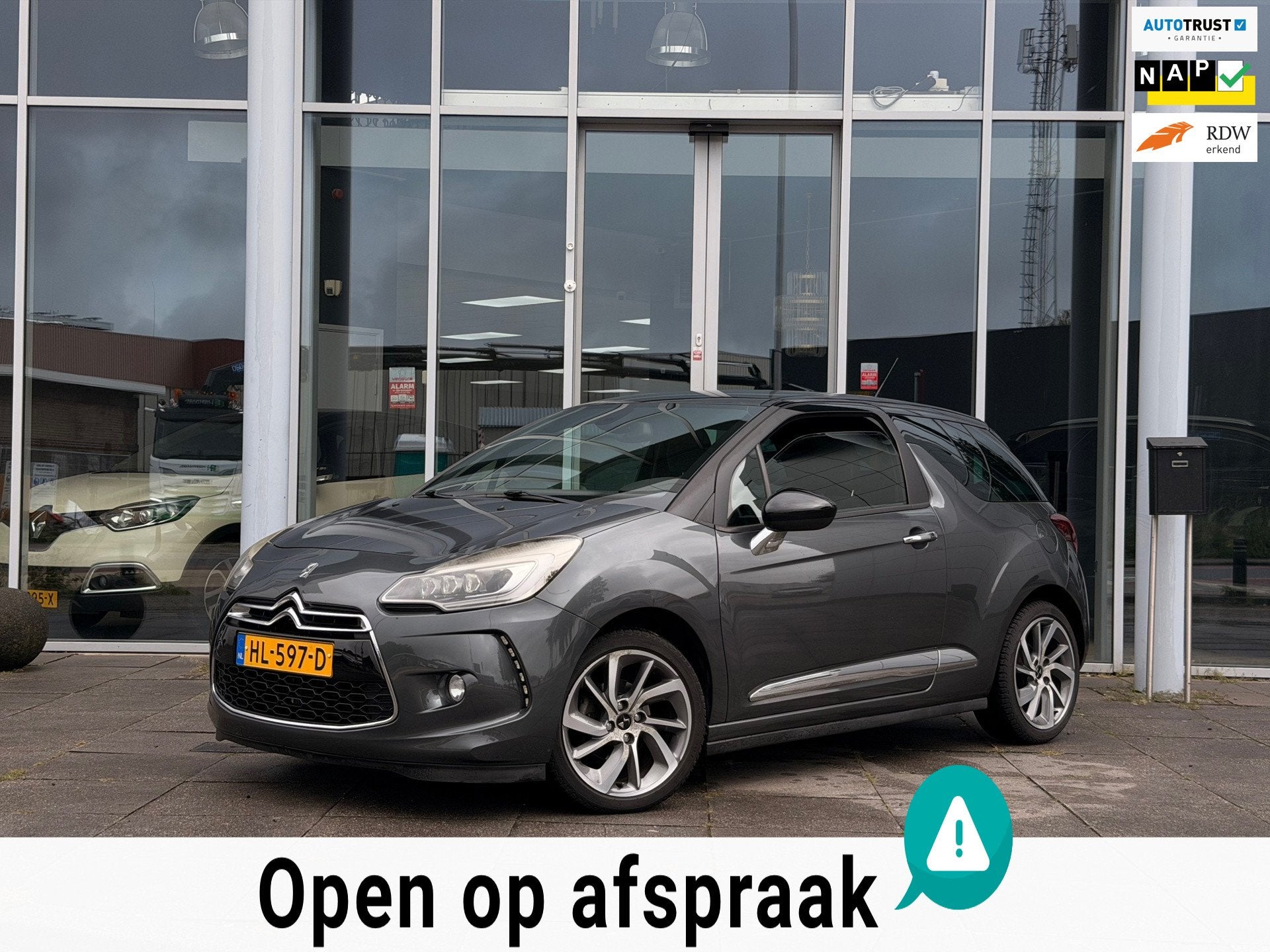 DS 3 1.2 PureTech So Chic|Eerste eigenaar|Navi|Pdc|Xenon, Auto's, Voorwielaandrijving, Dealer onderhouden, Bluetooth, Met garantie (alle)