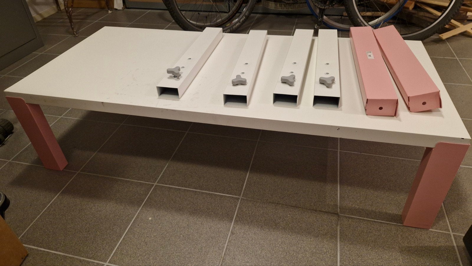 IKEA Pähl Kinderbureau / Knutseltafel, Kinderen en Baby's, Kinderkamer | Tafels en Stoelen, Ophalen, Gebruikt, Tafel(s)