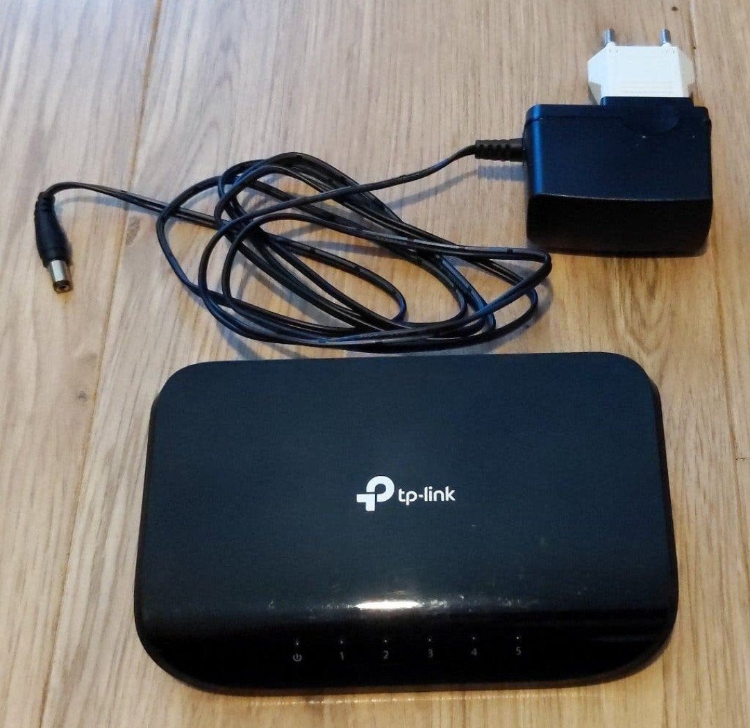 TP-Link Unmanaged Gigabit Switch - 5 Poorten, Computers en Software, Ophalen of Verzenden, Zo goed als nieuw