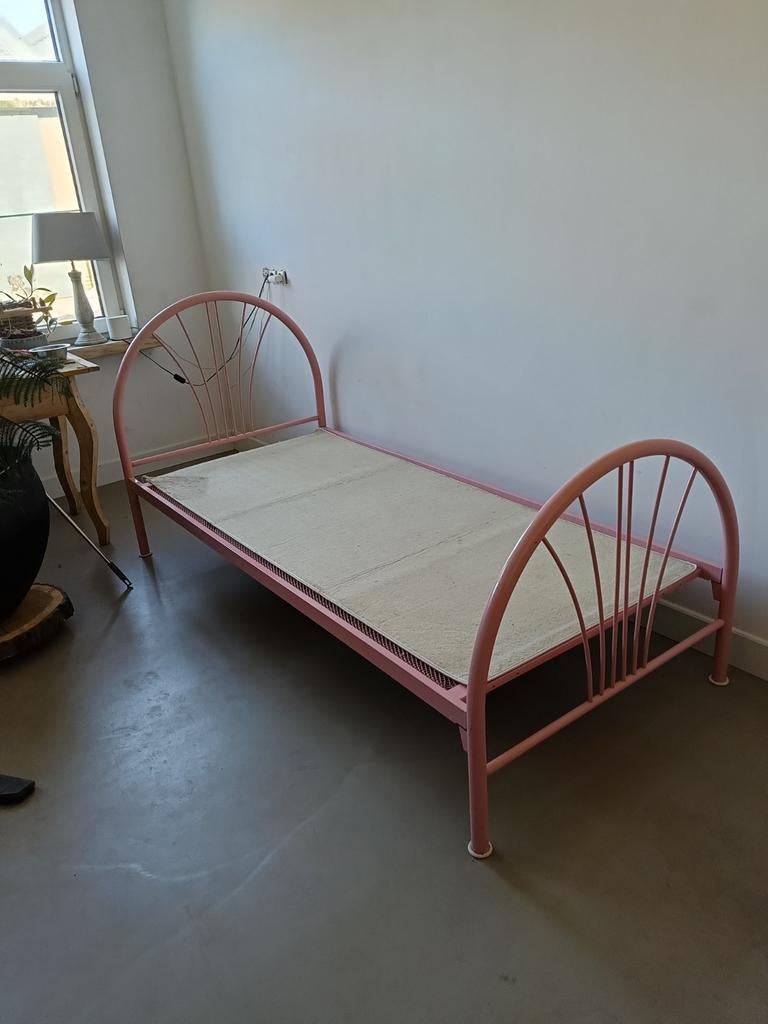 Dico eenpersoonsbed 90x200 met ijzeren frame, Gebruikt, 90 cm, Ophalen of Verzenden, 200 cm