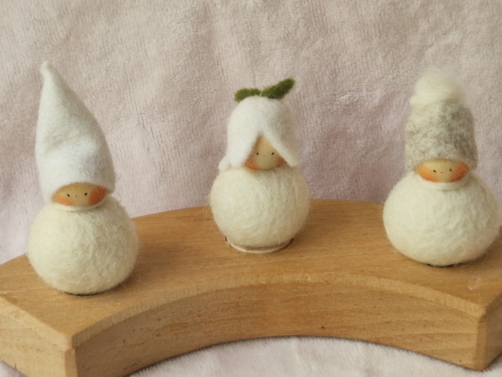 Vrije School Seizoenstafel jaarring steker sneeuwklokje vilt, Verzenden, Nieuw, Figuurtje(s), Wolvilt
