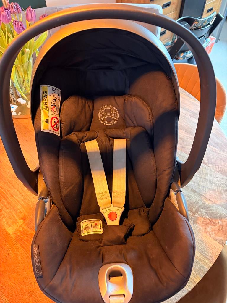 Cybex Maxi Cosi met ligstand en Isofix base, Kinderen en Baby's, Autostoeltjes, Gebruikt, Slaapstand, Isofix, 0 t/m 13 kg