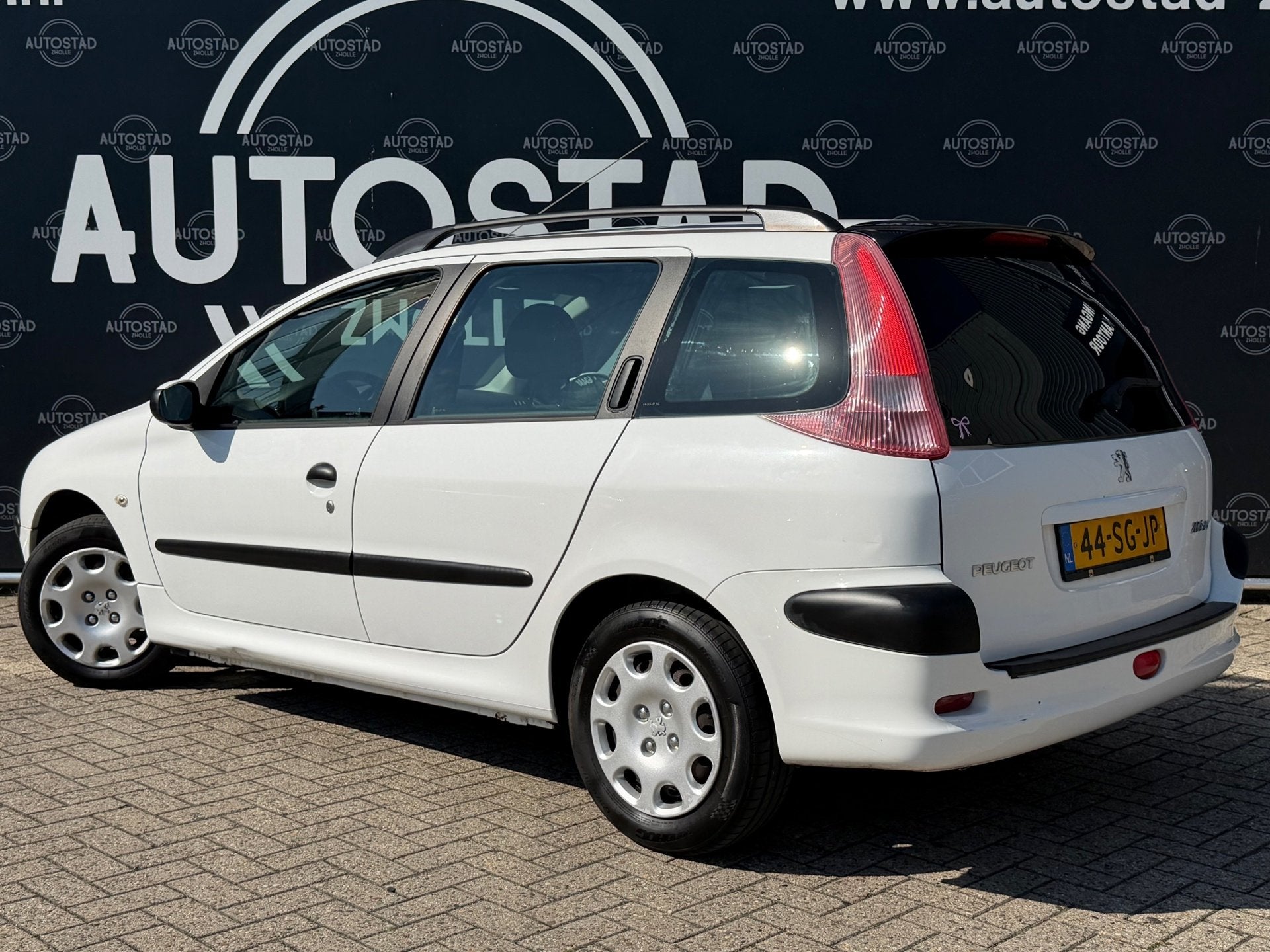 Peugeot 206 SW 1.4 One-line NL-Auto / APK / NAP /, Auto's, Peugeot, Stof, 4 cilinders, Wit, Origineel Nederlands