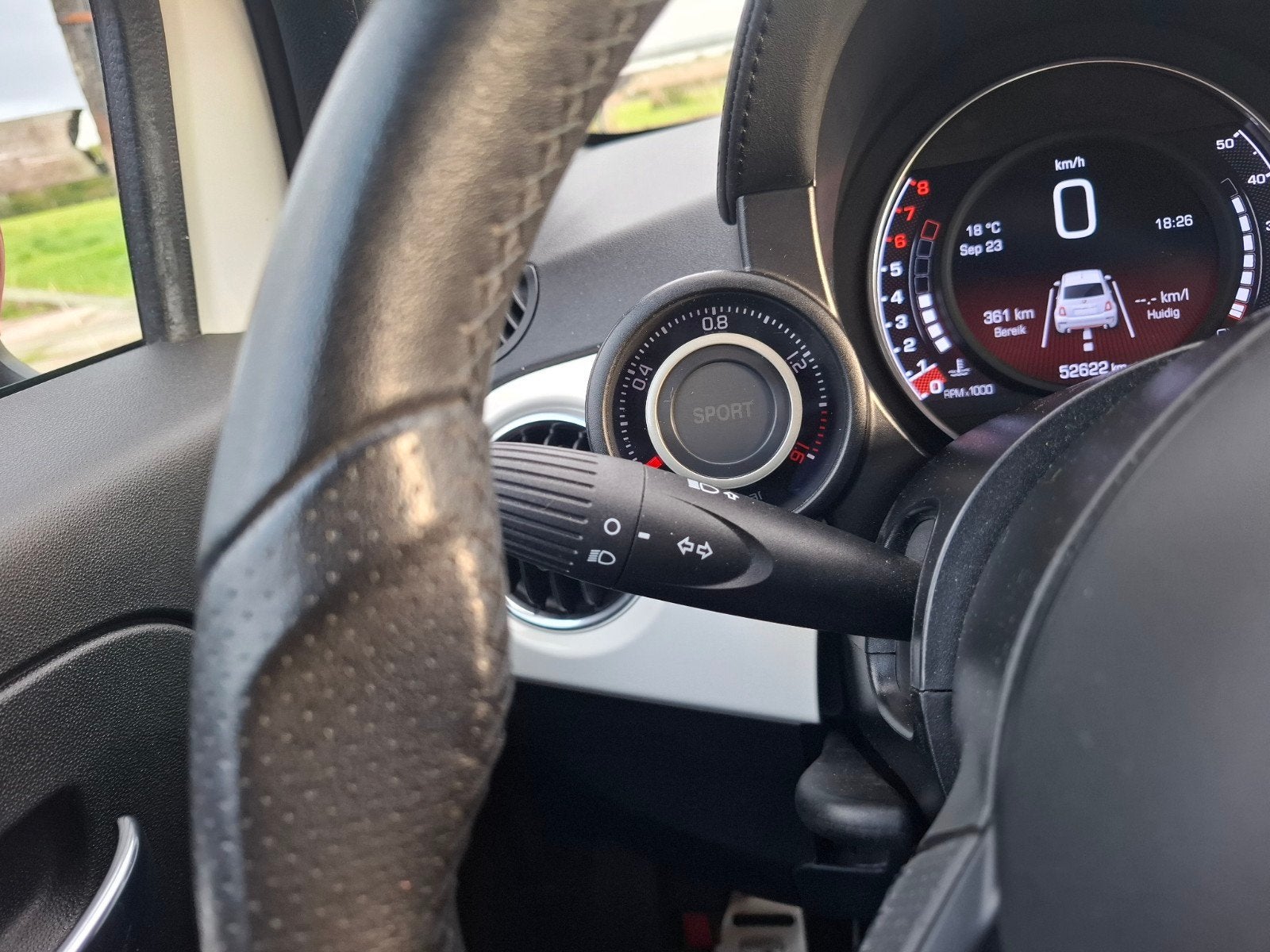 Foto 17 van Fiat 500 1.4 T-jet Abarth 595 145pk Wit 2019 Leder
