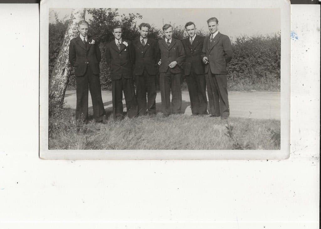 Westland Zes onbekende jongemannen 16-8-1943 Fotokaart, Ophalen of Verzenden, 1940 tot 1960, Ongelopen, Zuid-Holland