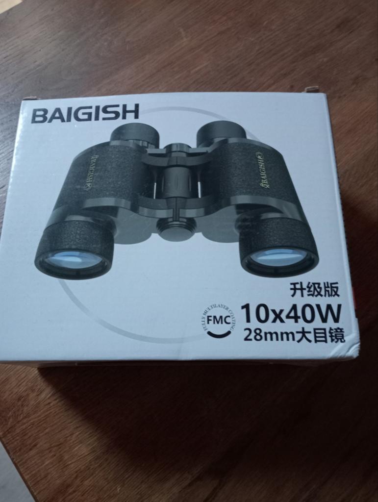 Baigish 10x40W Verrekijker met Tas en Lensdoppen, Zo goed als nieuw, 8 tot 12x, Met hoes of tas, Porro (met knik)