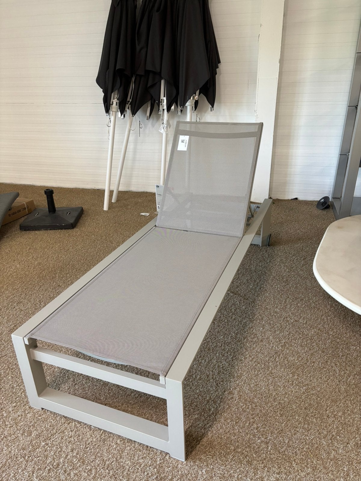 Delta ligbed beige, met wielen, Tuin en Terras, Ligbedden, Ophalen, Nieuw, Aluminium, Verstelbaar