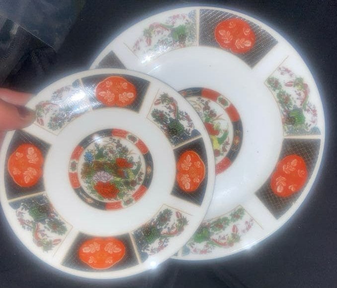 2 Vintage porseleinen borden – Imari / Taous (Pauw) stijl, Ophalen of Verzenden