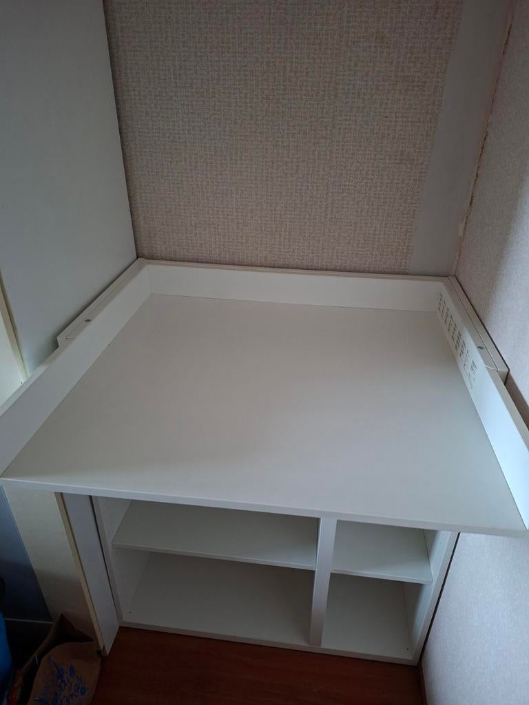 Gratis Ikea Commode voor een doosje chocola, Ophalen, 50 tot 70 cm, 100 cm of meer, 90 tot 105 cm