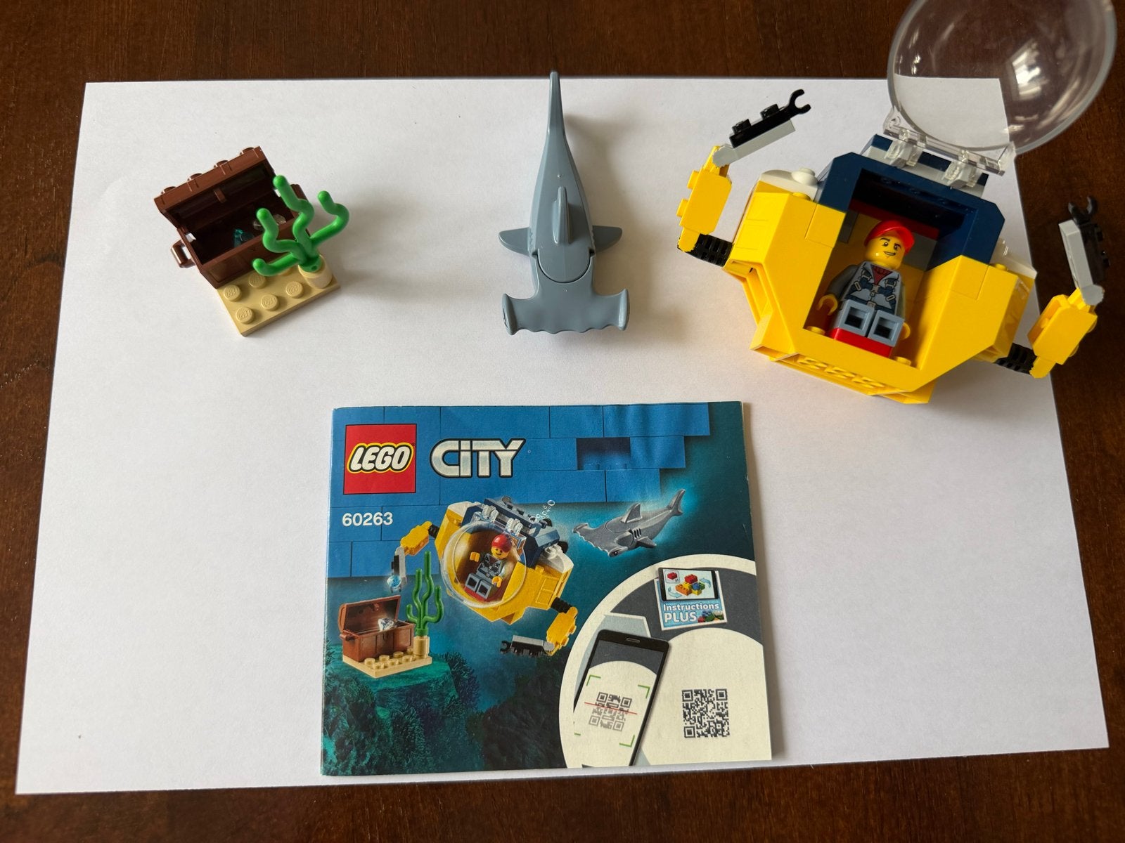 LEGO City Oceaan Mini-onderzeeër 60263 met hamerhaai, Ophalen of Verzenden, Zo goed als nieuw