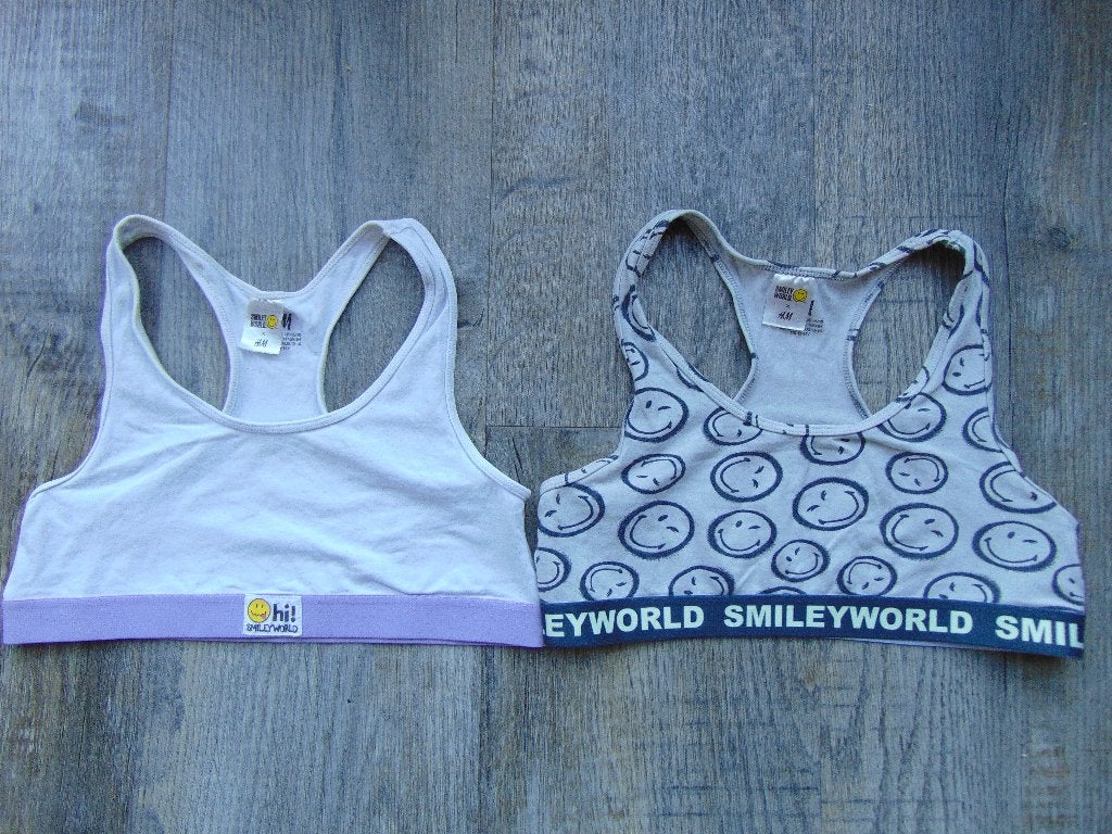 Setje 2x Topje grijs + wit maat 158 H&M croptop Smileyworld, Kinderen en Baby's, Kinderkleding | Maat 158, Meisje, H&M, Ophalen of Verzenden
