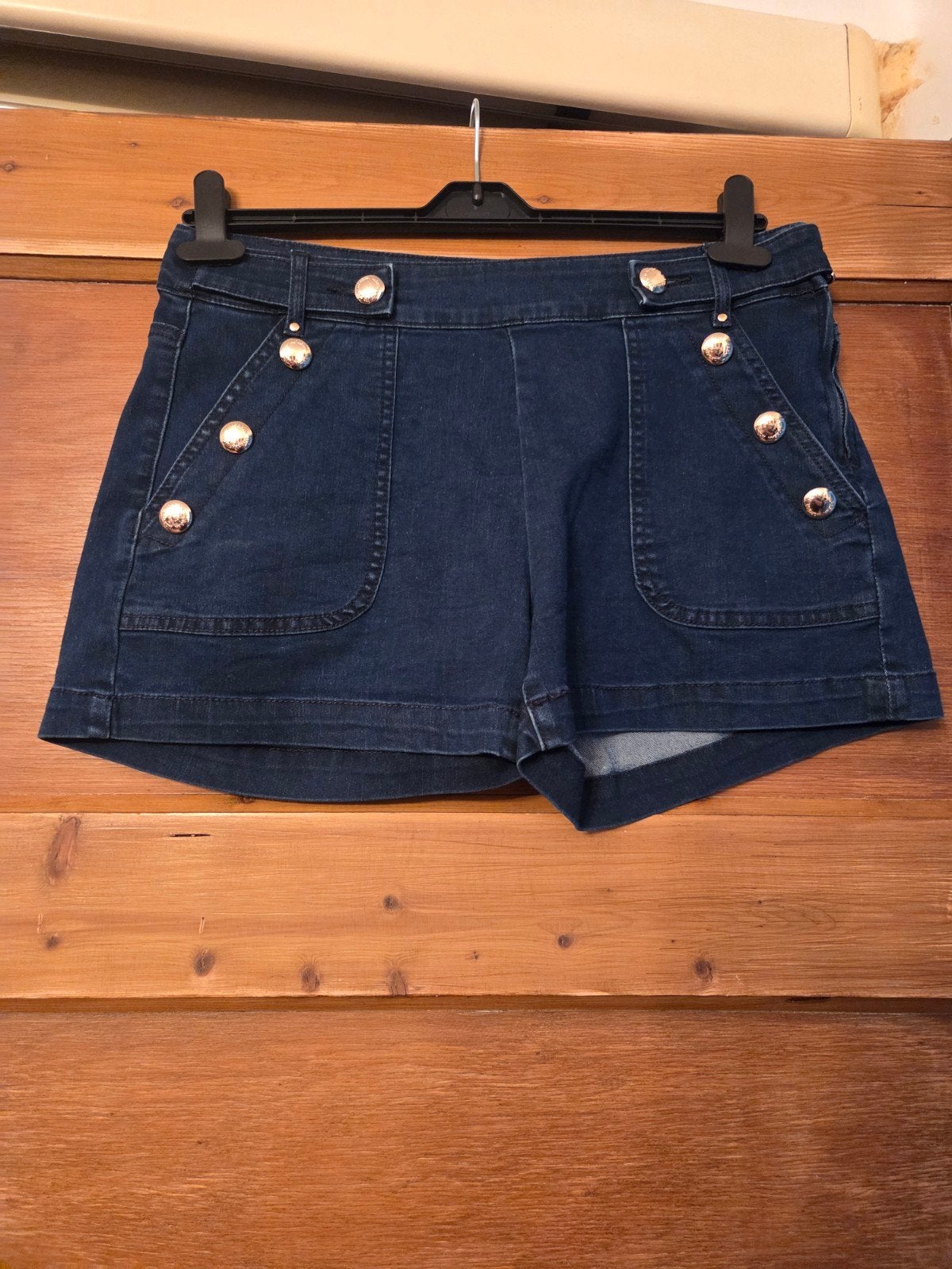 Mooie donkerblauwe korte broek met knopen van Morgan maat 40, Kleding | Dames, Maat 38/40 (M), Kort, Blauw, Zo goed als nieuw