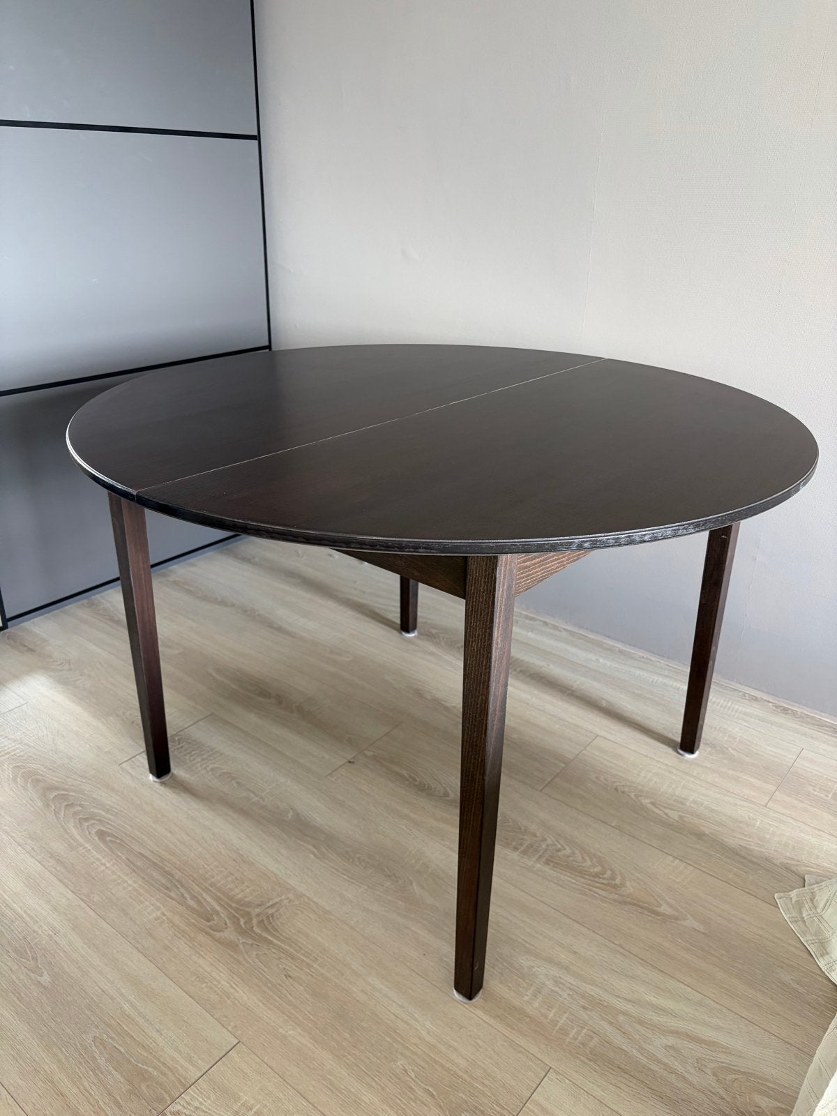 Ronde eetkamertafel, donker hout, diameter 120cm, Huis en Inrichting, Gebruikt, 100 tot 150 cm, Rond, Ophalen of Verzenden