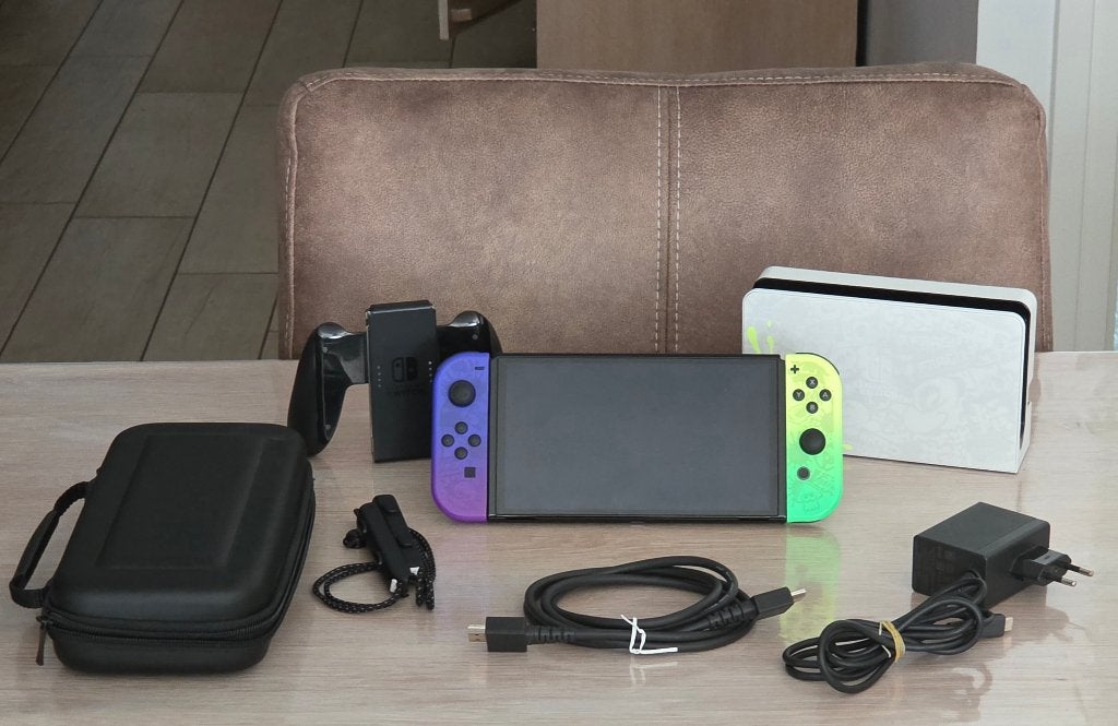 Nintendo Switch Oled 64 Gb Splatoon 3 Limited Editie, Spelcomputers en Games, Spelcomputers | Nintendo Switch, Zo goed als nieuw