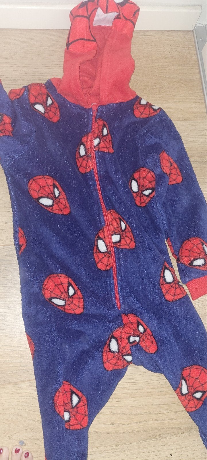 Spiderman onesie maat 128, Ophalen, Zo goed als nieuw, Jongen of Meisje, Nacht- of Onderkleding