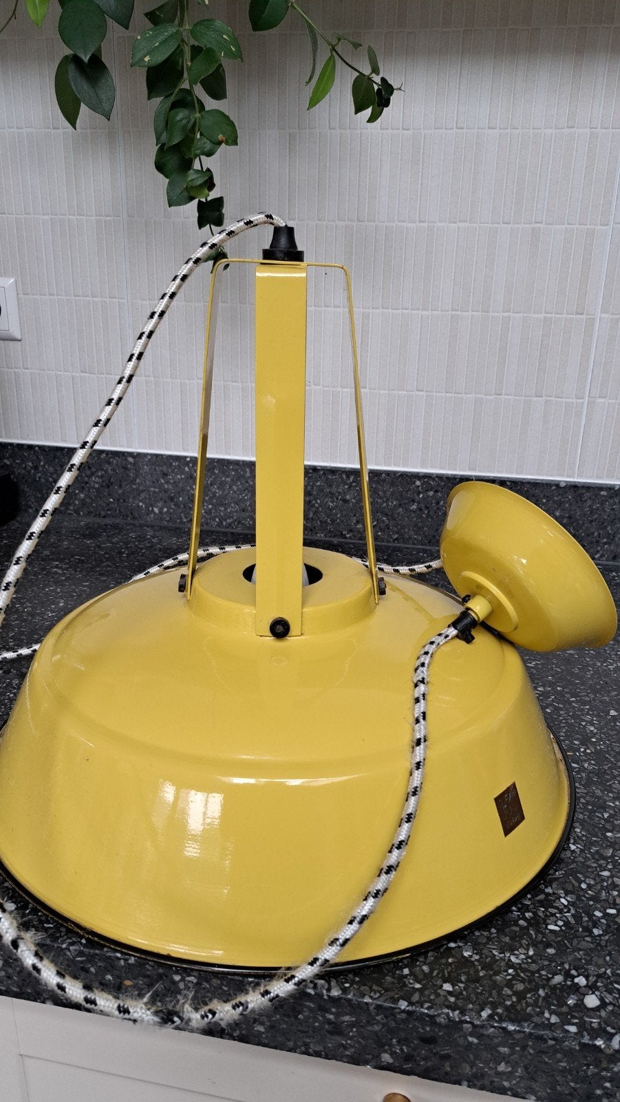 Gele industriële hanglamp met gevlochten snoer, Ophalen, Gebruikt, E27 (groot), Metaal