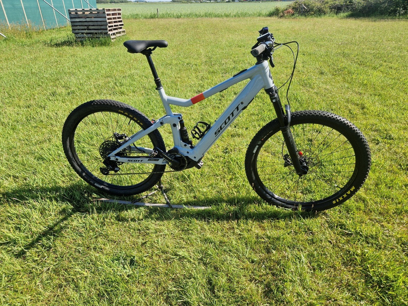 Scott Strike eRide 930 E-MTB Full Suspension, Fietsen en Brommers, Elektrische fietsen, Ophalen, Zo goed als nieuw, 50 km per accu of meer