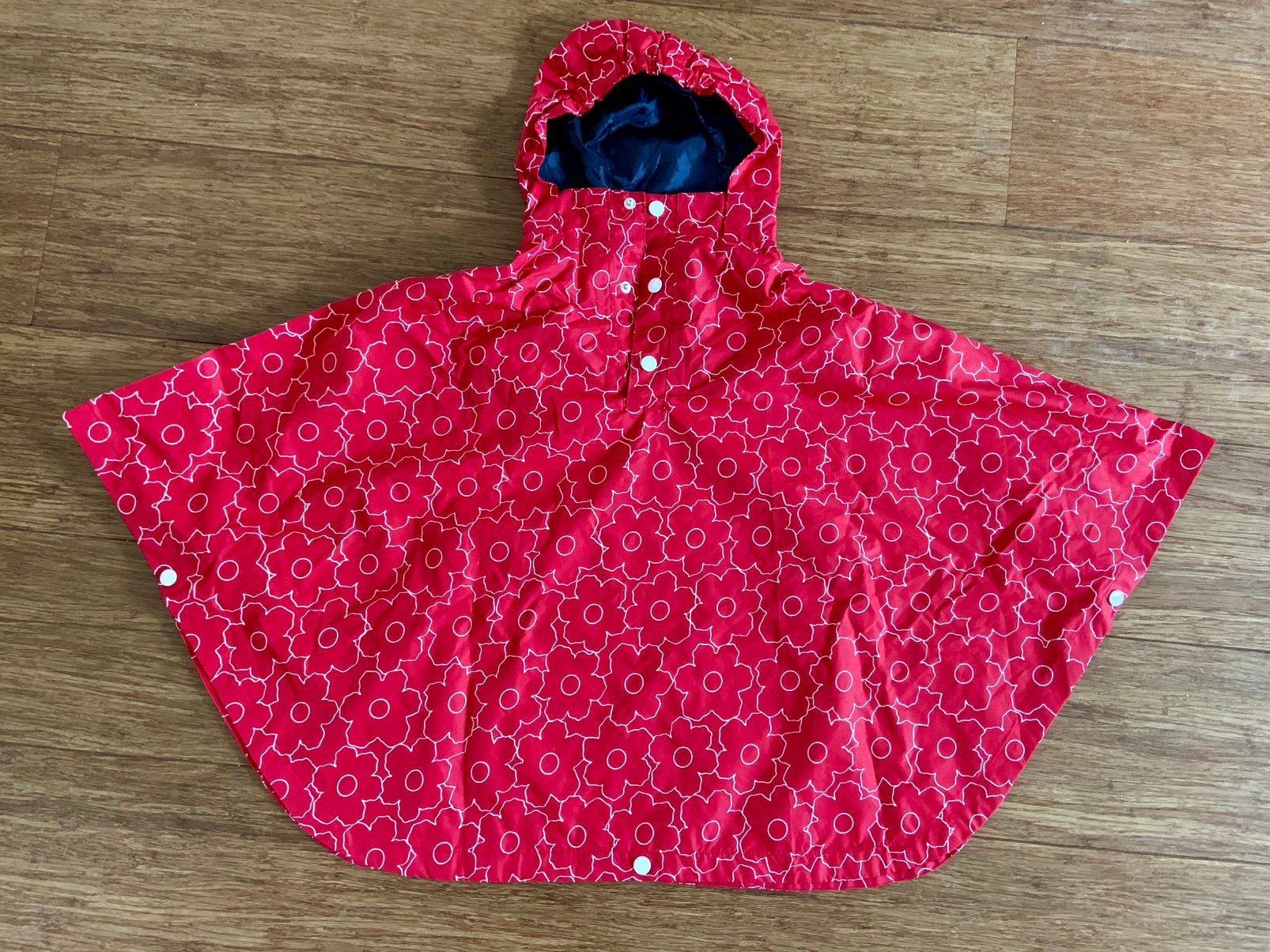 Regencape mt 110 116 Happy Rainy Days rood regenjas, Ophalen of Verzenden, Zo goed als nieuw, Meisje, Jas