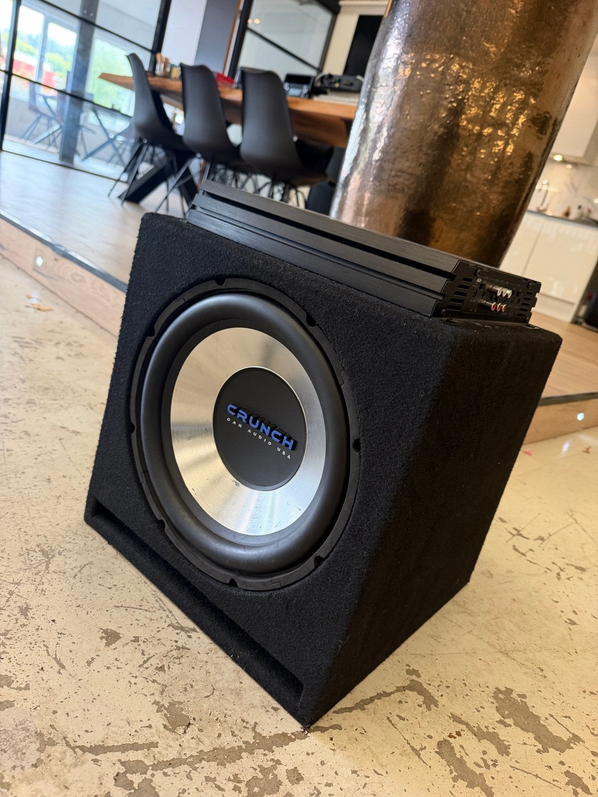 Crunch Subwooferkist en Versterker - Krachtige Bass, Auto diversen, Ophalen of Verzenden, Gebruikt