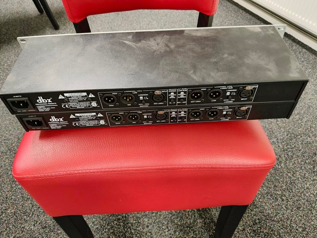 DBX 223XS cross-over 2 stuks voor hobbyist, Ophalen of Verzenden, Gebruikt, Audio