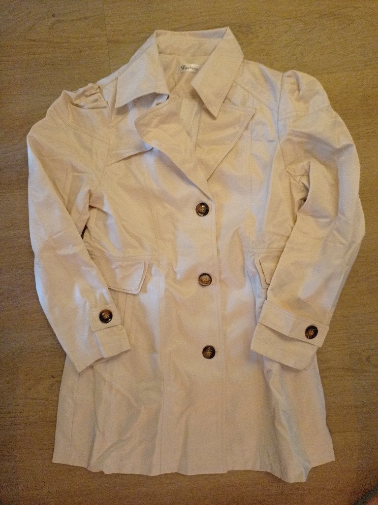 Nieuwe beige trenchcoat voor dames XL, Beige, Ophalen of Verzenden, Fashion, Maat 56/58 (XL)
