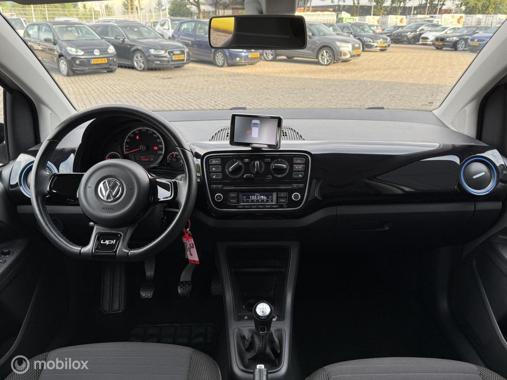 Volkswagen Up! 1.0 high up! CUP STOELVERWARMING | PDC | NAVI, Auto's, Voorwielaandrijving, Gebruikt, Up!, 840 kg