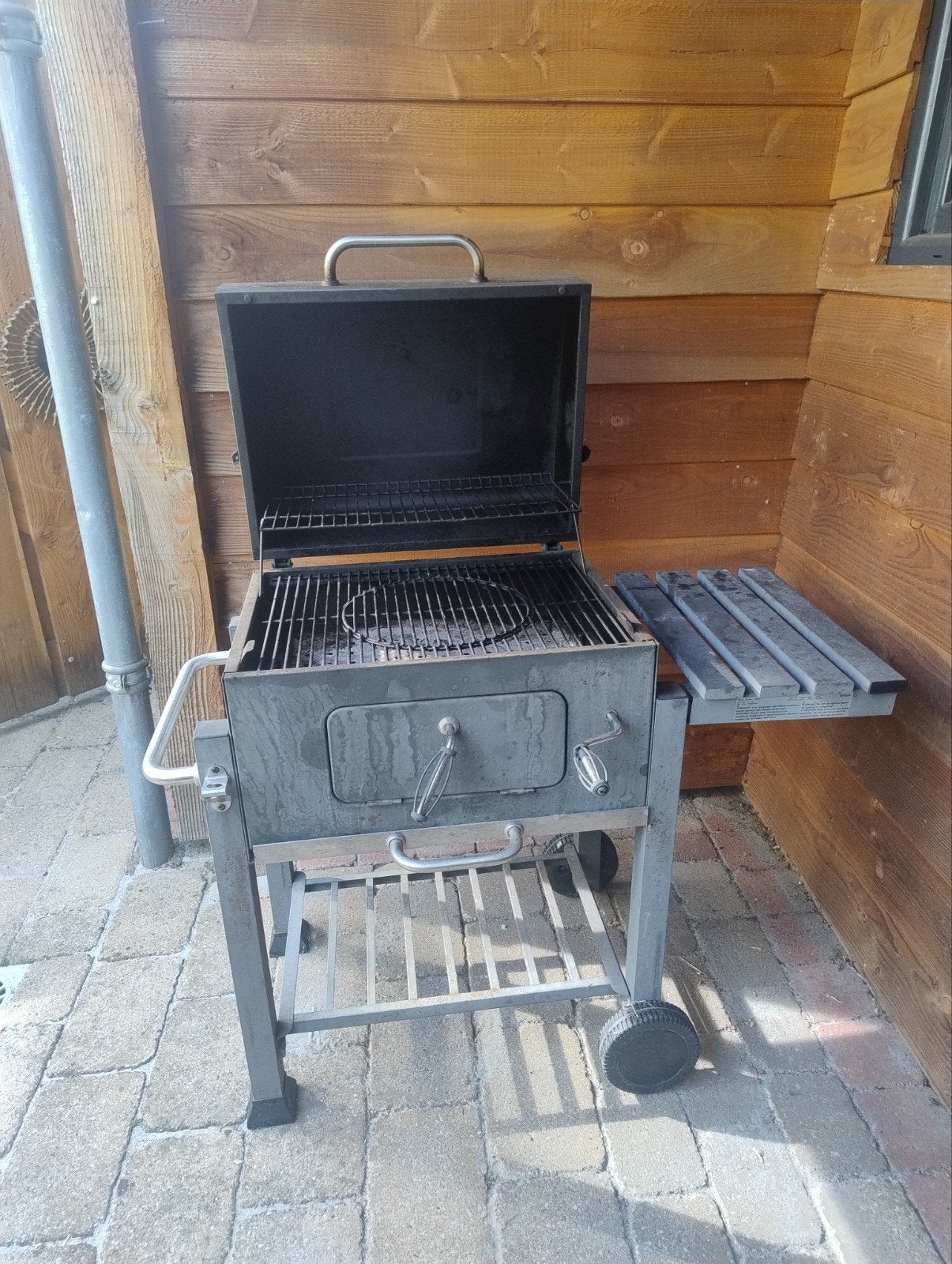 Gratis!.Tepro Houtskoolbarbecue met thermometer en zijtafel, Ophalen, Gebruikt, Tepro