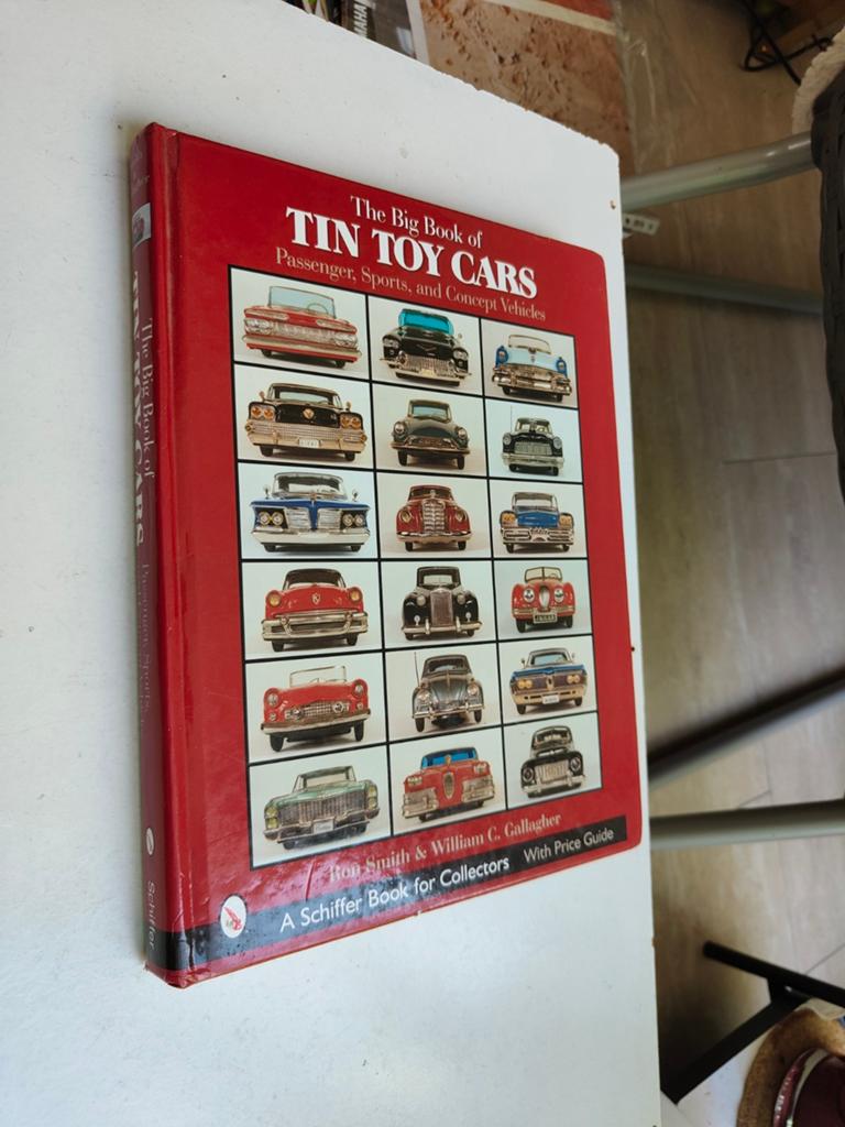 The Big book of Tin Toy Cars (rode versie)., Boeken, Ophalen of Verzenden, Zo goed als nieuw, Overige onderwerpen