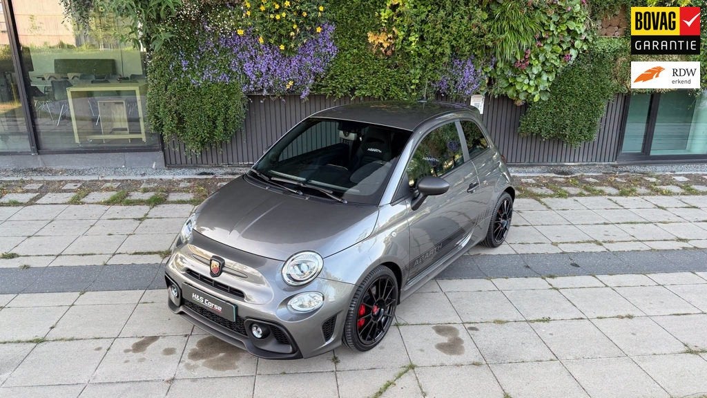 Abarth 695 1.4 T-Jet Competizione 2022, Auto's, Voorwielaandrijving, Stof, Gebruikt, Zwart
