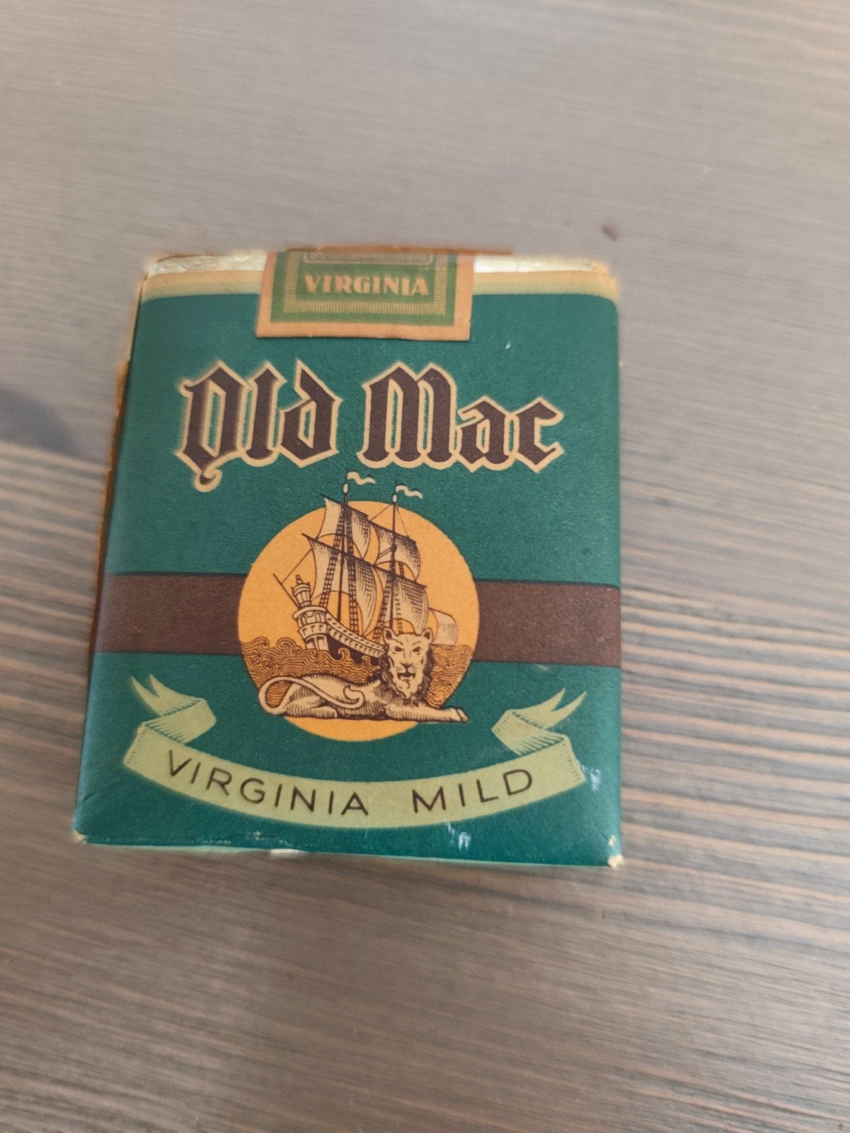 Vintage sigarettenpakjes: Flag en Old Mac (gevuld), Ophalen of Verzenden, Gebruikt, Tabaksdoos of Verpakking