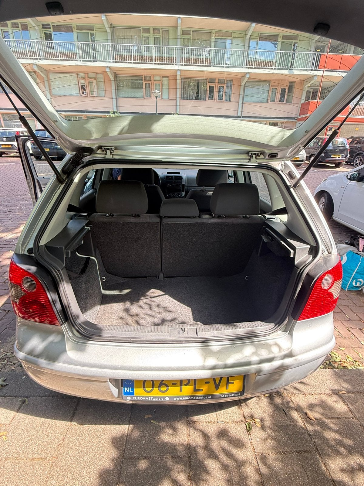 Volkswagen Polo 1.4 55KW 2004 Grijs, Auto's, Voorwielaandrijving, 15 km/l, 4 cilinders, Origineel Nederlands