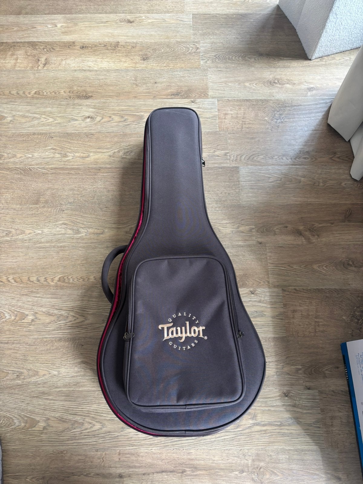 Taylor AeroCase Gitaarhoes – Stevige Beschermhoes, Muziek en Instrumenten, Behuizingen en Koffers, Ophalen of Verzenden, Zo goed als nieuw