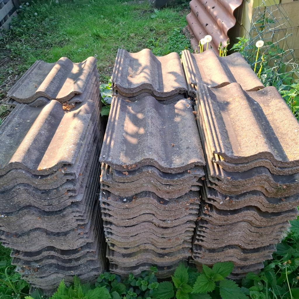 Circa 180 Betondakpannen Teewen - Gebruikt, Doe-het-zelf en Verbouw, Dakpannen en Dakbedekking, Ophalen, Gebruikt, Steen of Klei