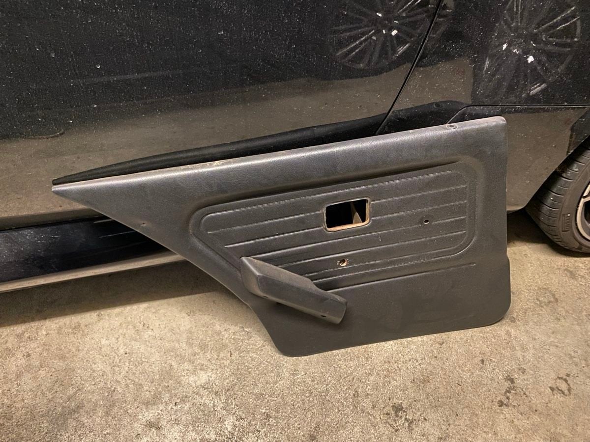 BMW E30 deurpanelen, zwart, sedan, 4 deurs, Ophalen, Gebruikt