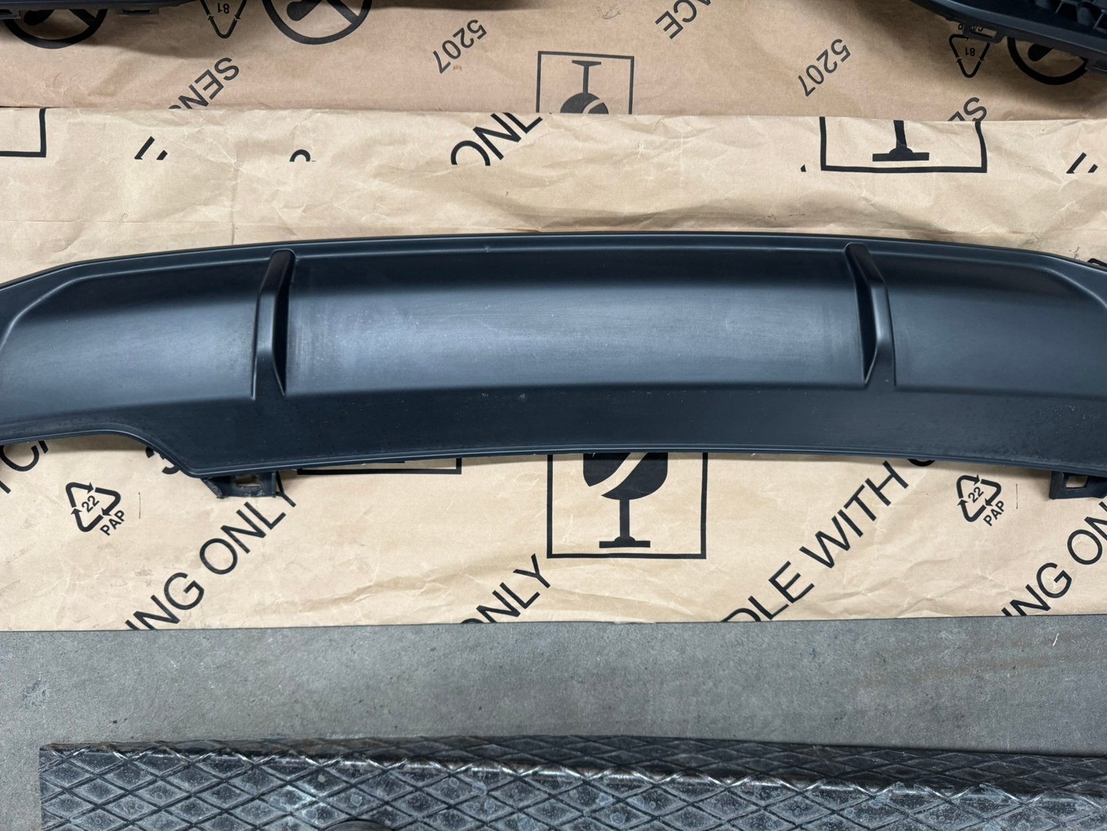 Originele Audi A1 S-Line diffusor achterbumper 2024, Nieuw, Achter, Bumper, Audi