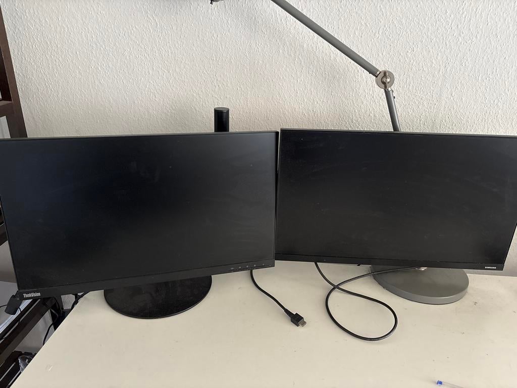 Dual monitor setup 24 inch + dubbele arm (Samsung en Lenovo), Computers en Software, Monitoren, Ophalen, In hoogte verstelbaar