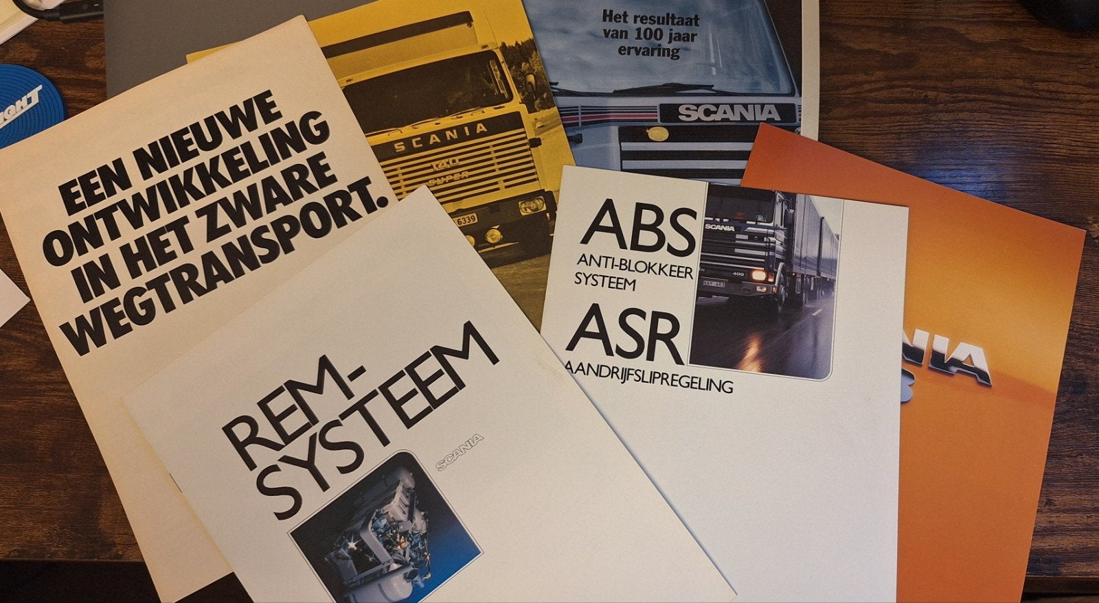 Scania brochures: ABS, ASR, Remsysteem, Zwaar Wegtransport, Boeken, Ophalen of Verzenden, Gelezen