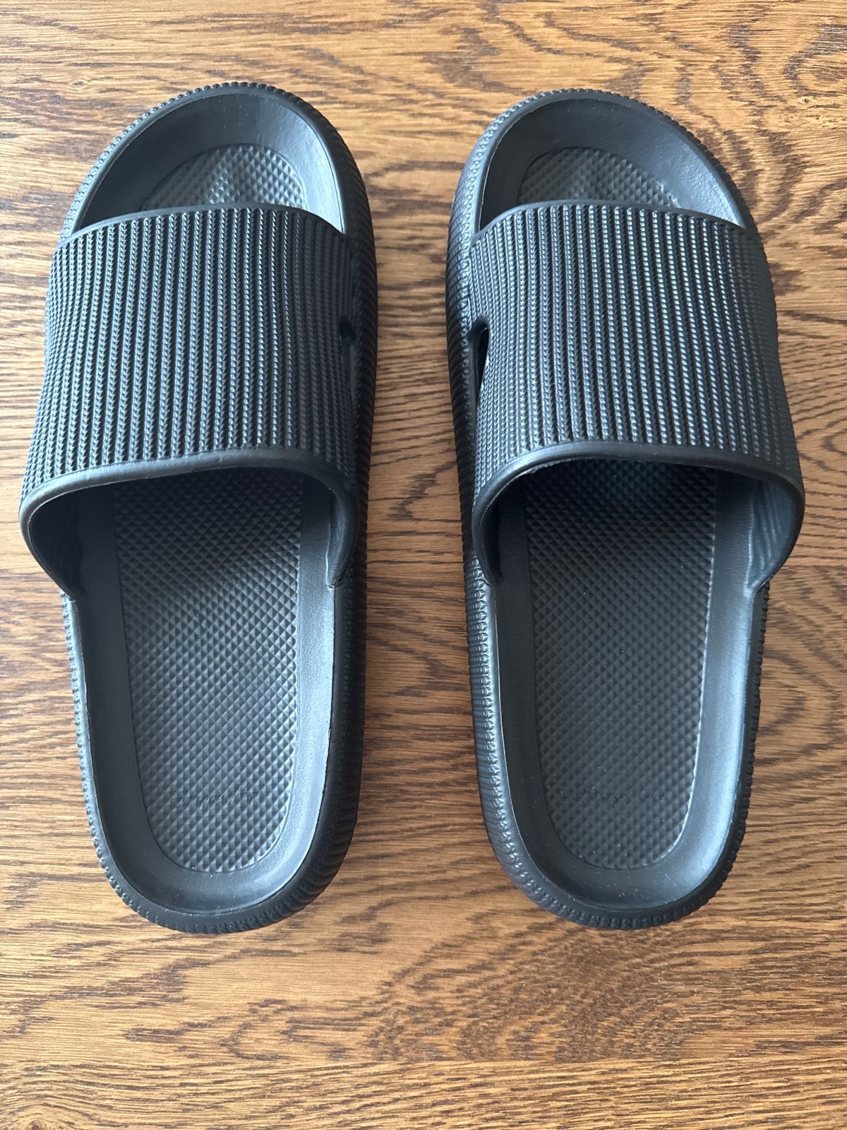 zwarte happy flops slippers maat 44-45, Kleding | Heren, Ophalen of Verzenden, Nieuw, Zwart, Slippers